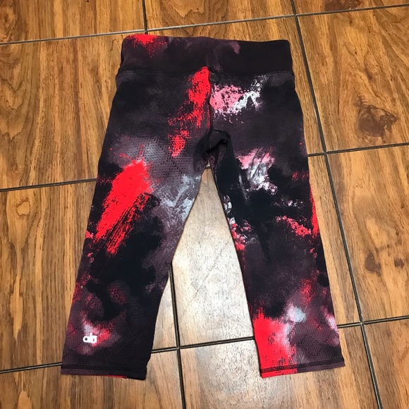 Alo yoga Airbrush Capri Size none red & black - Picture 3 of 10